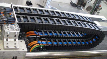 하중 테스트 중인 이구스 케이블