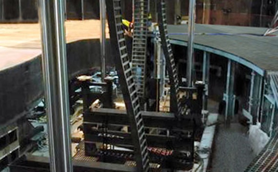 더 하우스 오브 댄싱 워터 (The House of Dancing Water)