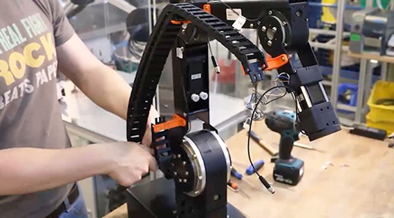 robolink® 다관절 암의 구현